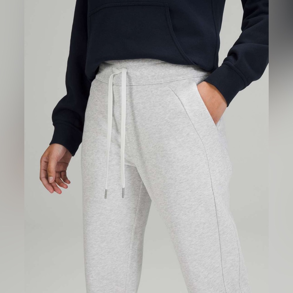 Lululemon Scuba High-Rise Cropped Joggers Activewear Yoga Workout Loungewear Gym - Picture 2 of 14